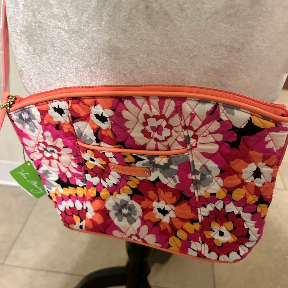 NWT Vera Bradley Curvy Crossbody-Pixie Blooms